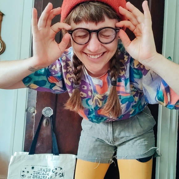 Meet your Posher, Emmy - Picture 1 of 1